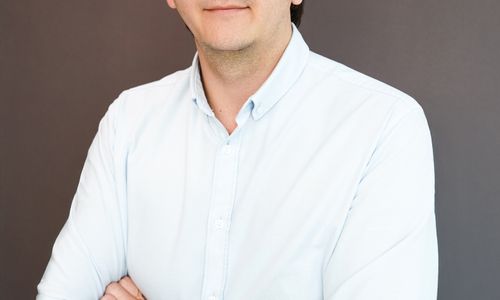 Expert photo